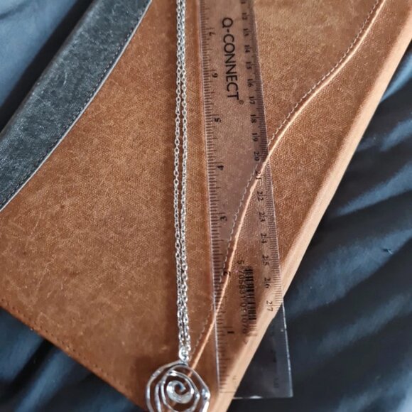 Hollow Spiral Round Pendant Necklace Silver Costume Jewellery - Picture 3 of 4